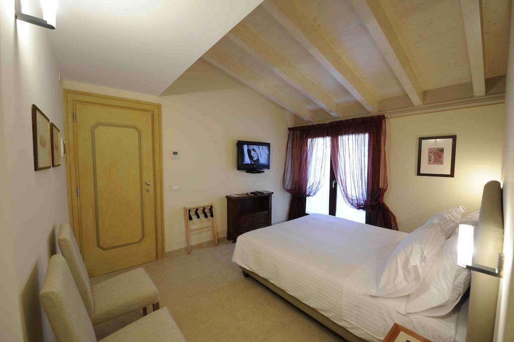 Miramonti Bed & Breakfast Iseo Room photo